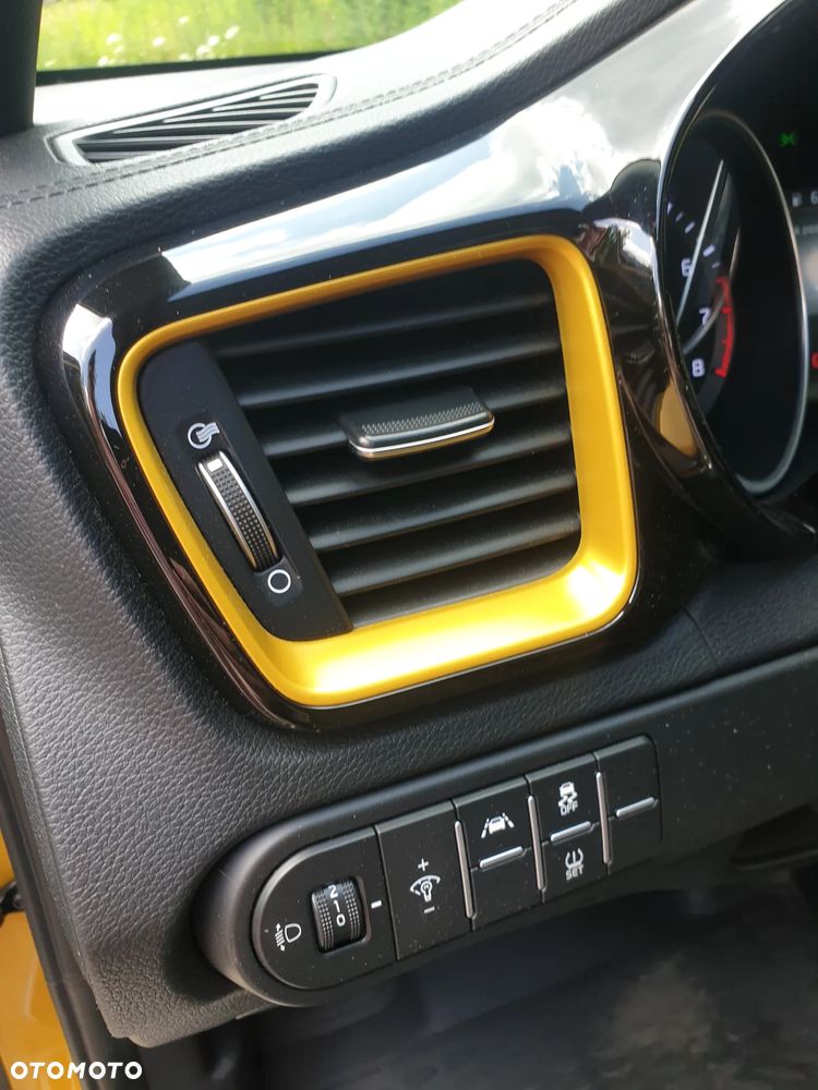 Kia XCeed 1.5 T-GDI L Business Line DCT - 36