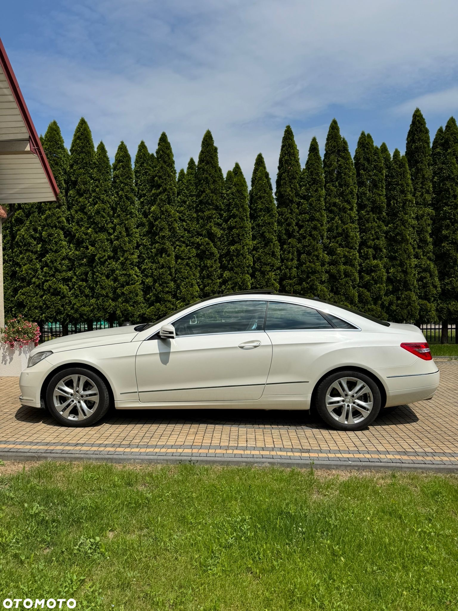 Mercedes-Benz Klasa E 250 CGI BlueEffICIENCY - 2