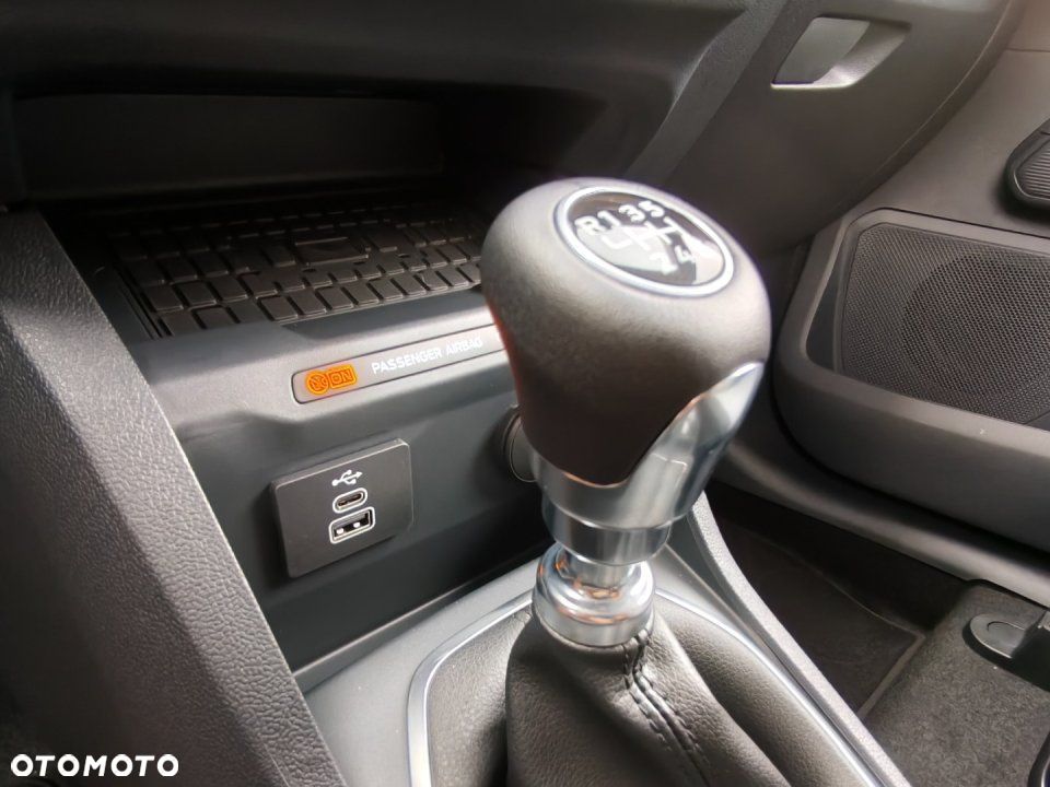 Ford Tourneo Courier - 20