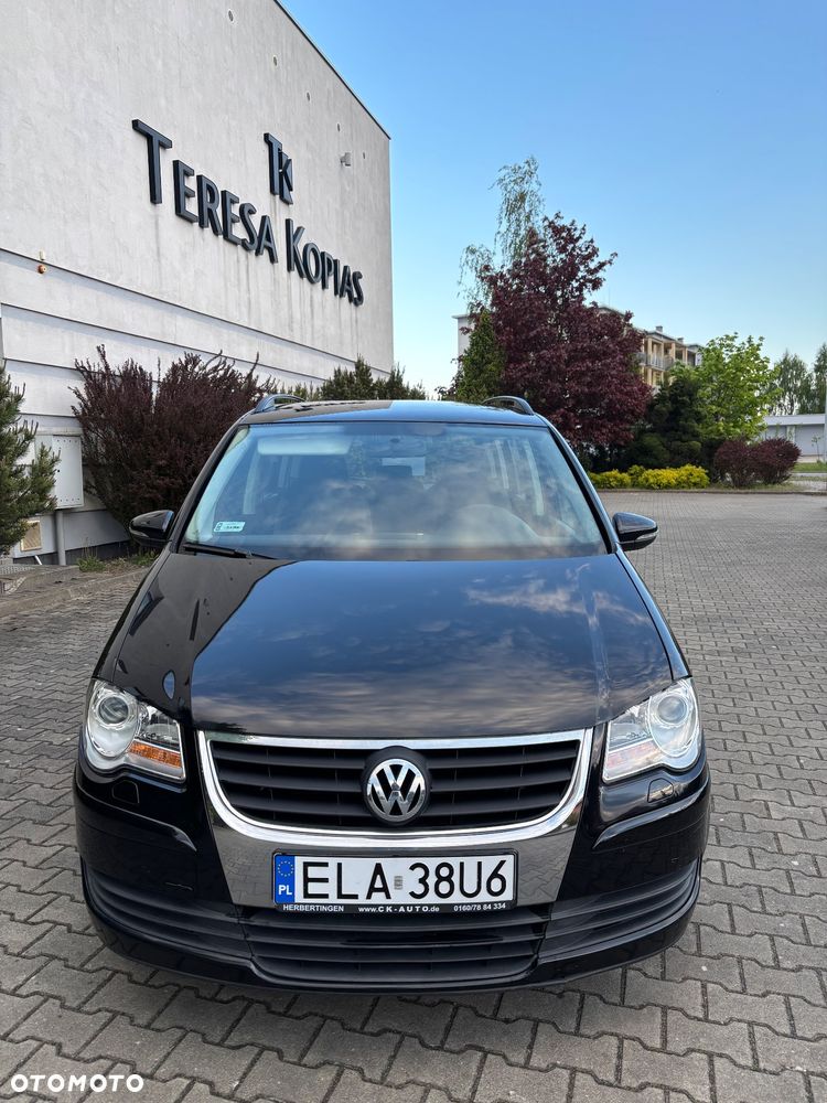 Volkswagen Touran - 2