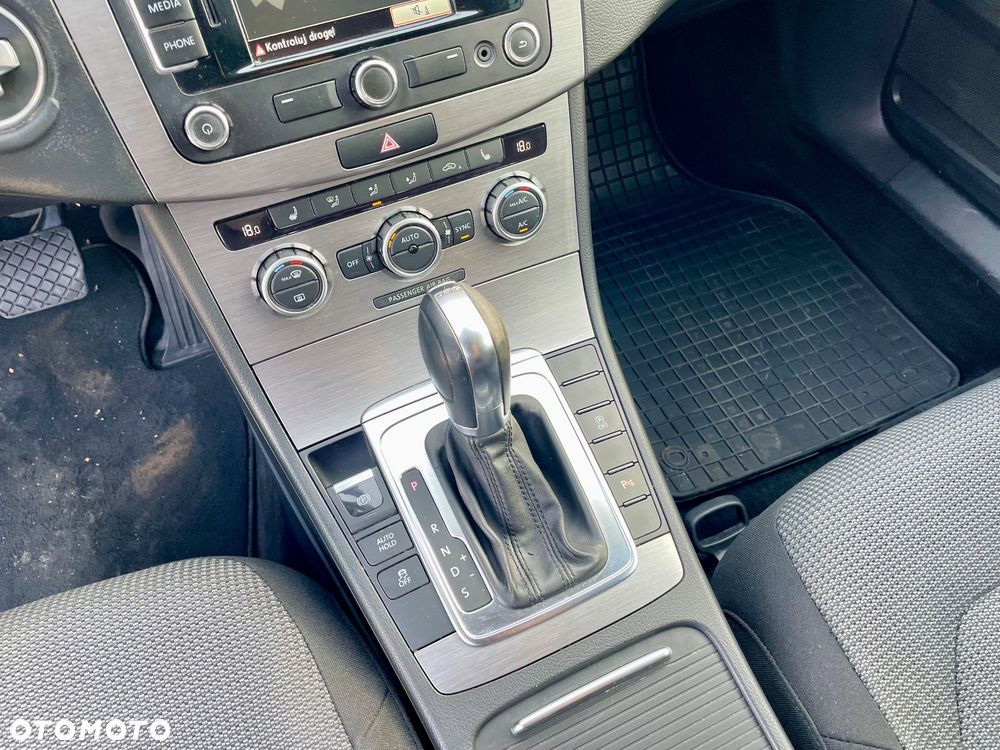 Volkswagen Passat Variant 2.0 Blue TDI DSG SCR Comfortline - 33