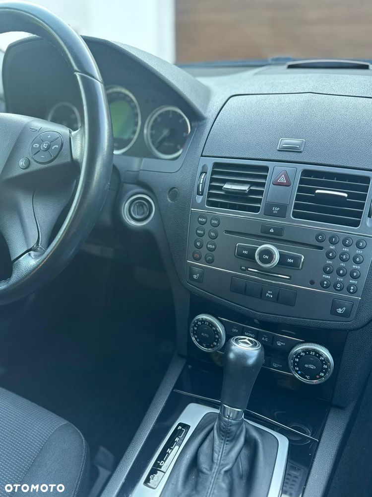 Mercedes-Benz Klasa C 220 CDI DPF Automatik BlueEFFICIENCY Avantgarde - 25