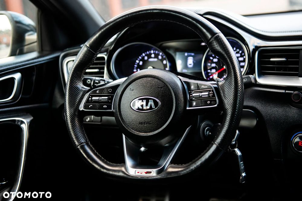 Kia ProCeed 1.4 T-GDI GT Line DCT - 32