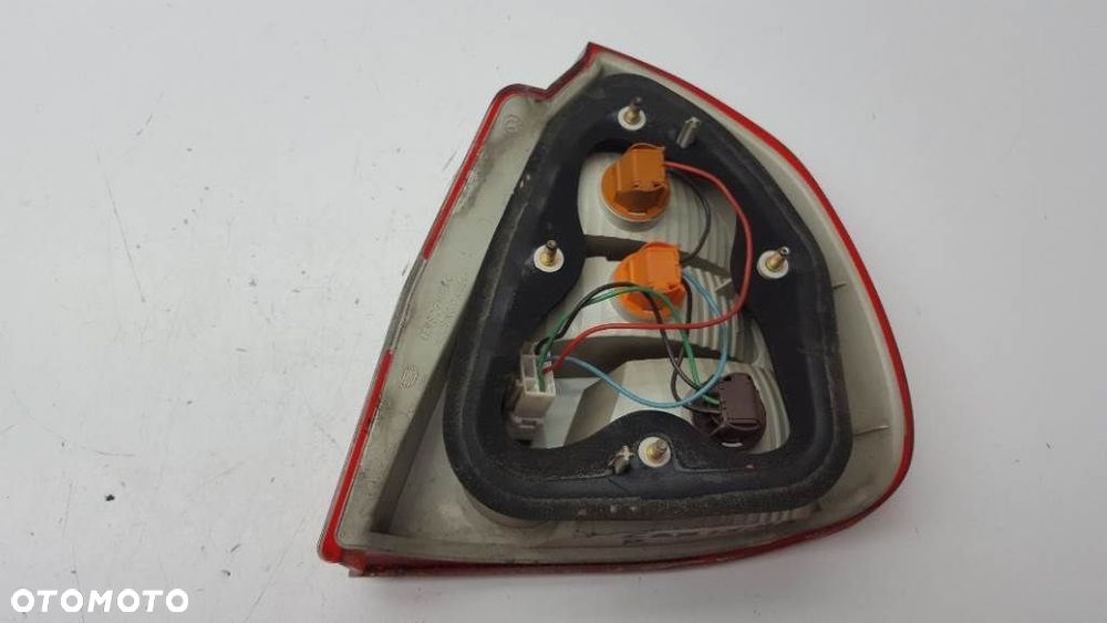 LAMPA TYŁ LEWA 151085 MITSUBISHI CARISMA HB EU - 3