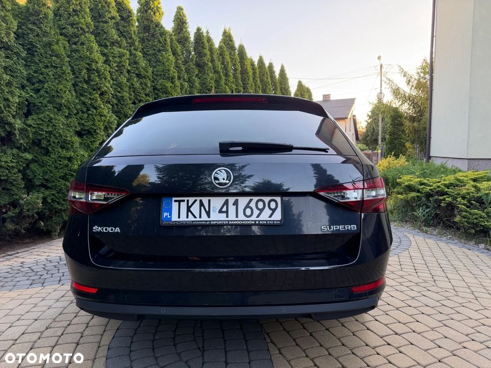 Skoda Superb 2.0 TDI Style - 8