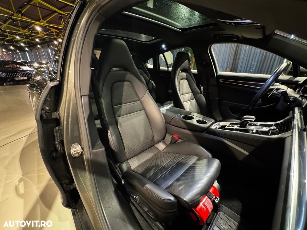 Porsche Panamera 4 - 17