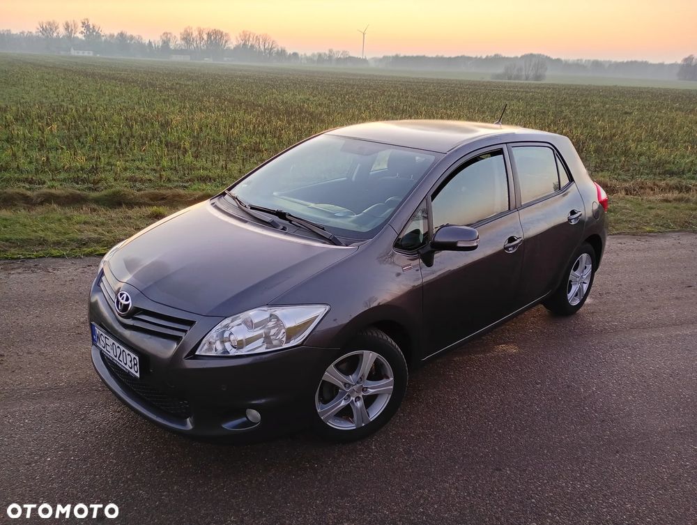 Toyota Auris 1.6 Premium Comfort MS - 25