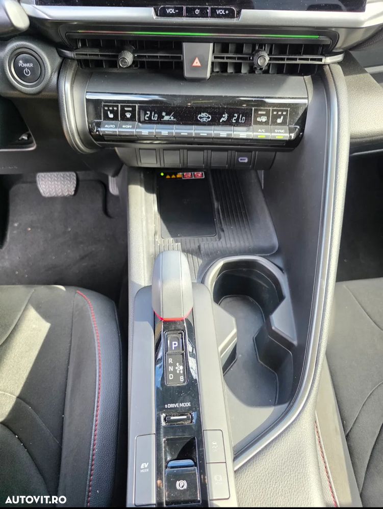 Toyota C-HR 2.0 HEV 197 CP 4x4 CVT Premiere Edition - 11