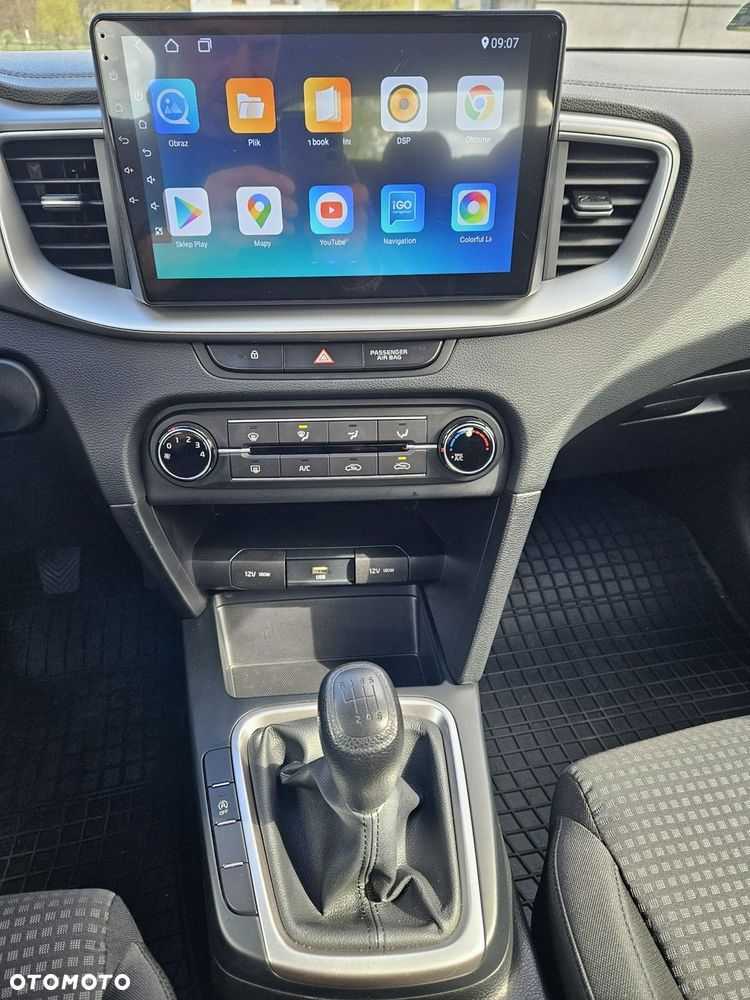 Kia Ceed - 9