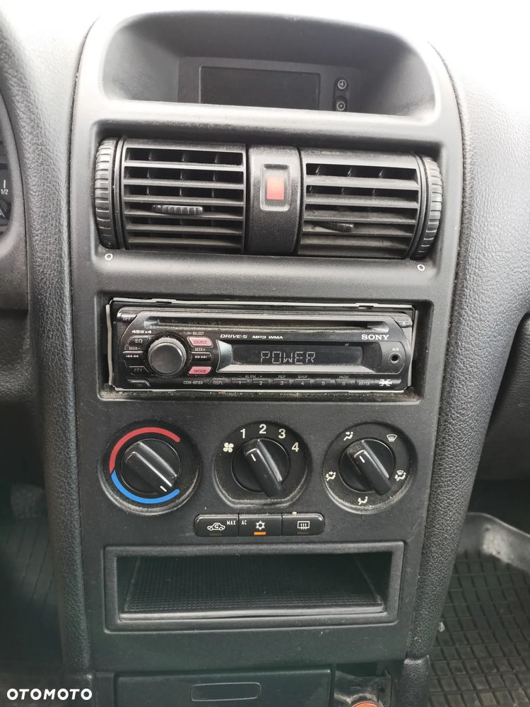 Opel Astra 1.4 - 9