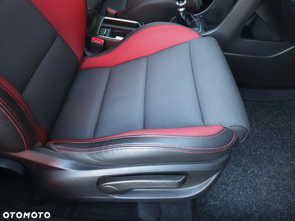 Hyundai i30 1.6 T GDI Turbo - 35