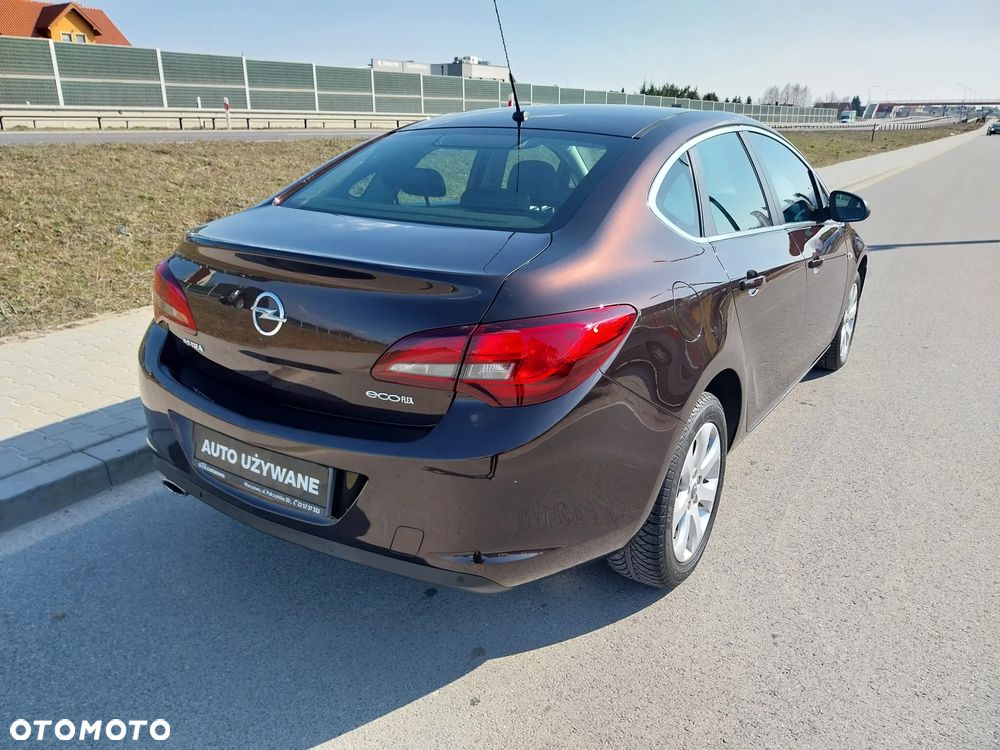 Opel Astra 1.4 T Executive EU6 - 28