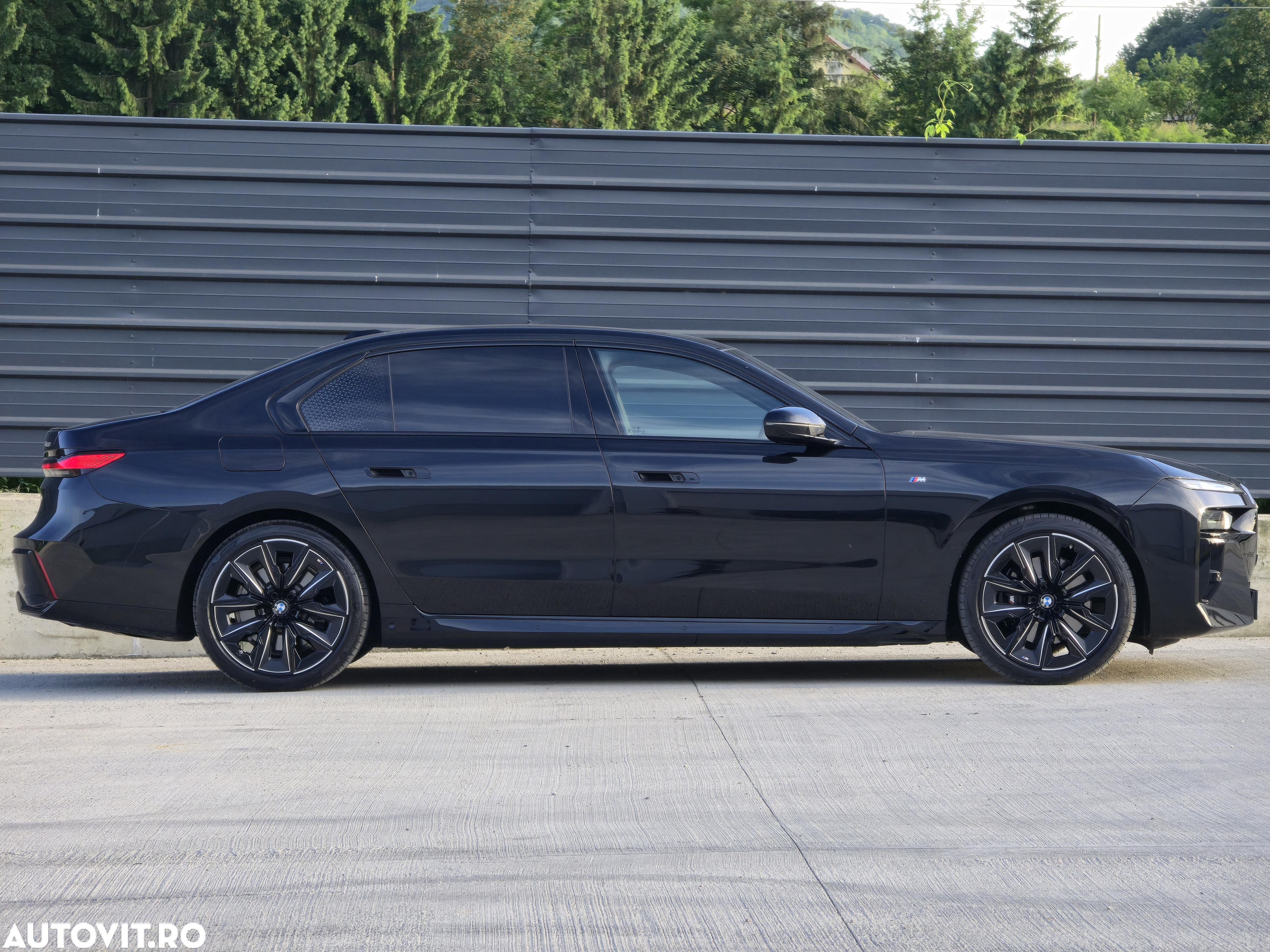 BMW Seria 7 740d xDrive MHEV - 35