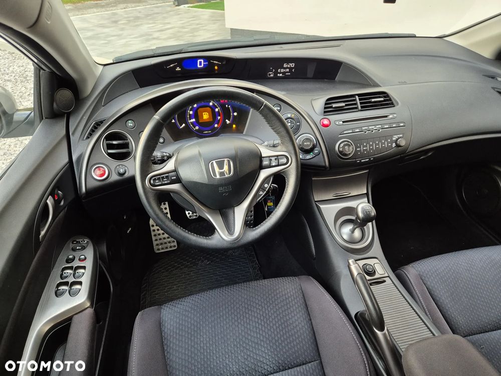 Honda Civic 1.4 i-VTEC Elegance - 22