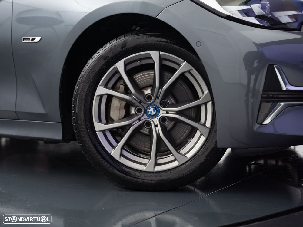BMW 330 e Line Luxury Auto - 9