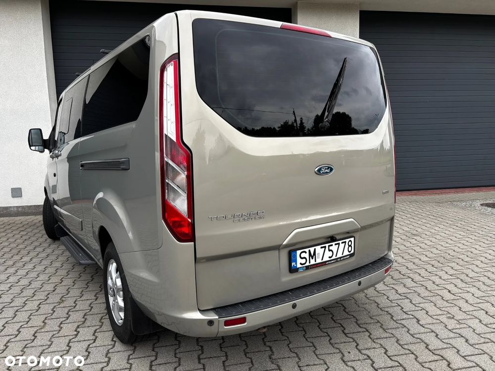 Ford Tourneo Custom 300 L2H1 VA Titanium - 21