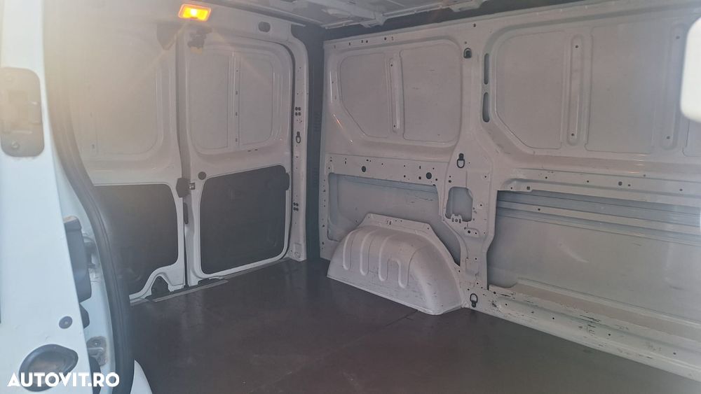 Opel Vivaro - 13