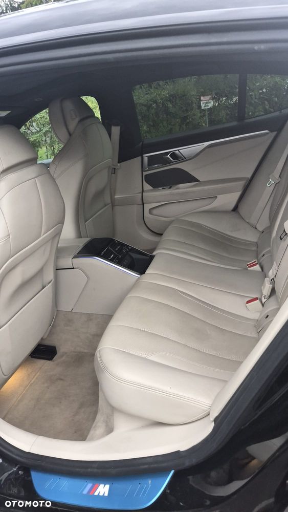 BMW Seria 8 - 3
