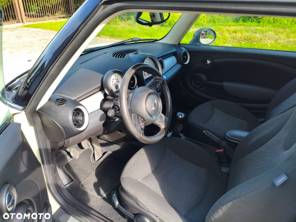 MINI Cooper Standard - 18