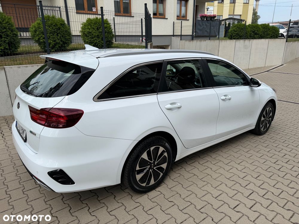Kia Ceed - 11