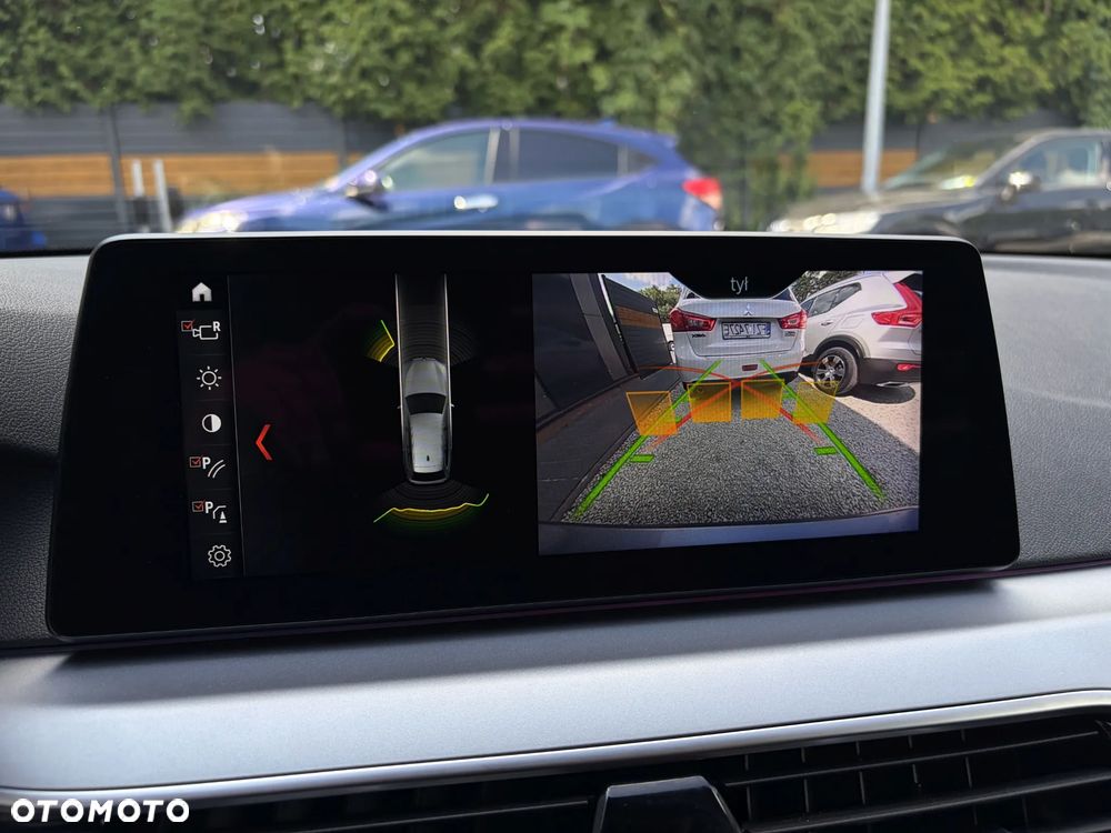 BMW Seria 5 520d - 26