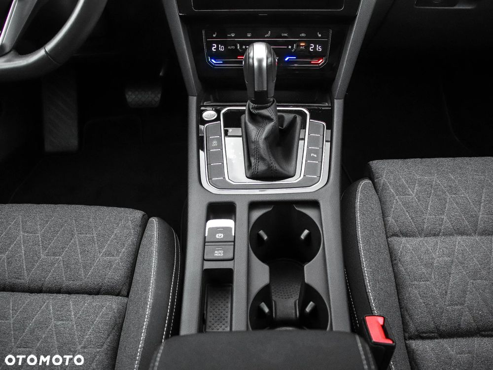 Volkswagen Passat 2.0 TDI Business DSG - 16