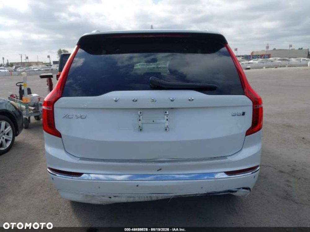 Volvo XC 90 - 8