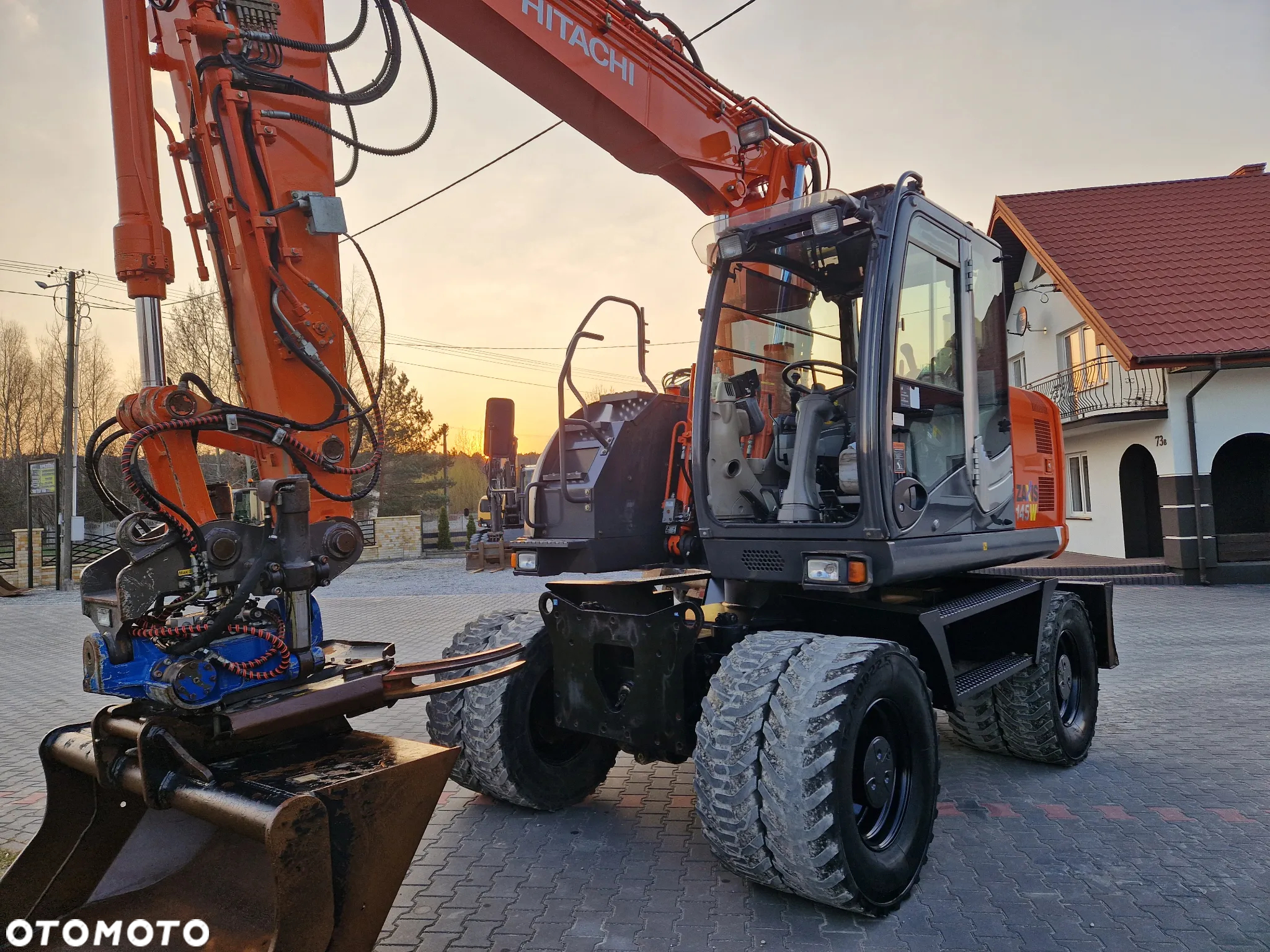 Hitachi ZX145 - 11