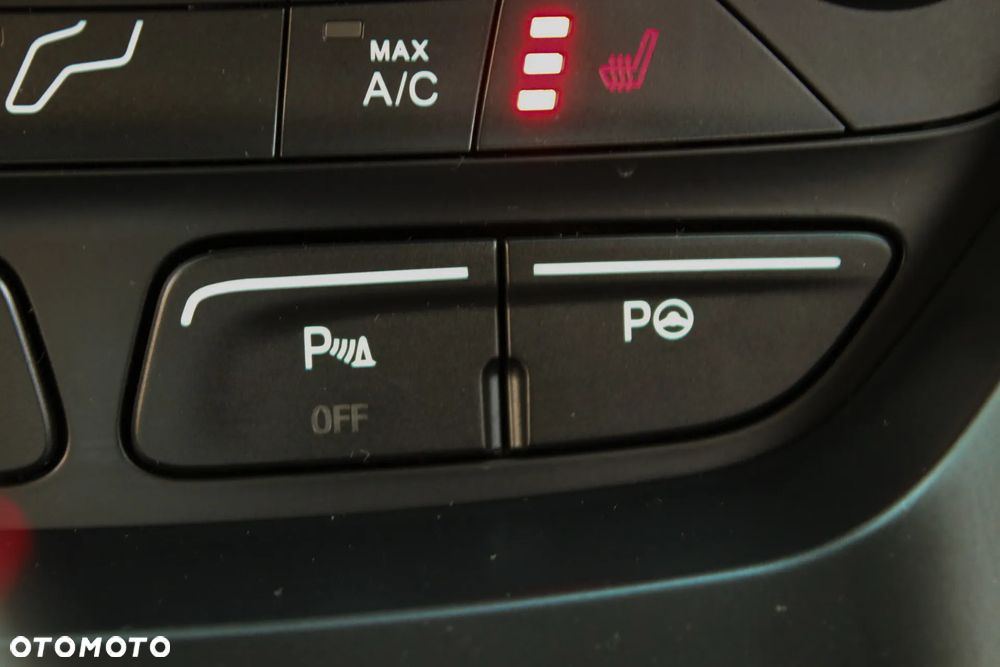 Ford Kuga 1.5 EcoBoost 2x4 Titanium - 33