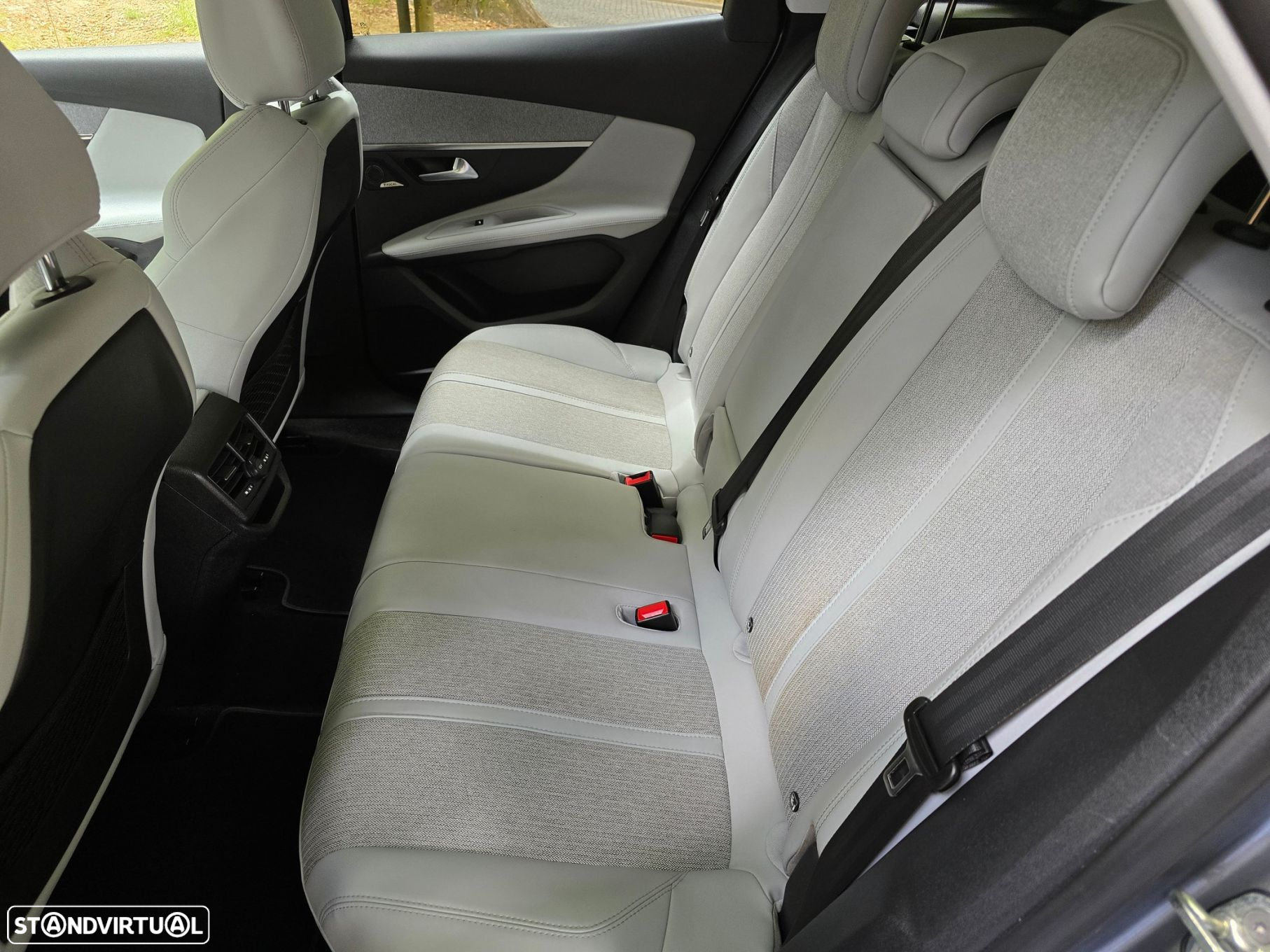 Peugeot 3008 1.2 PureTech Allure - 25