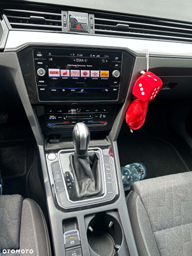 Volkswagen Passat 2.0 TDI SCR DSG Business - 10