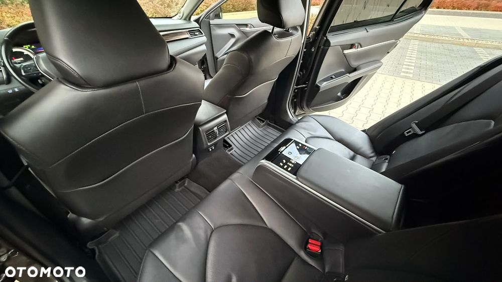 Toyota Camry - 37