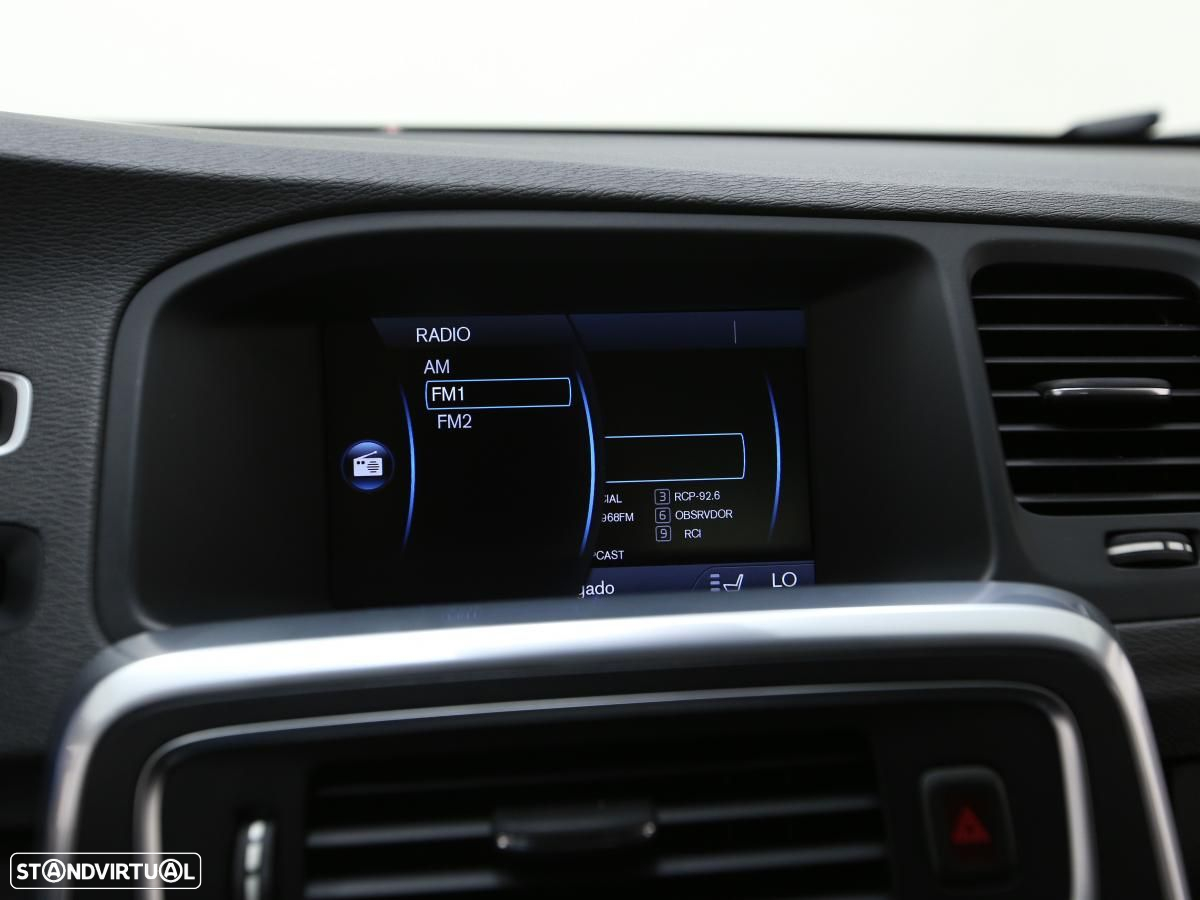 Volvo V60 2.0 D3 R-Design - 21