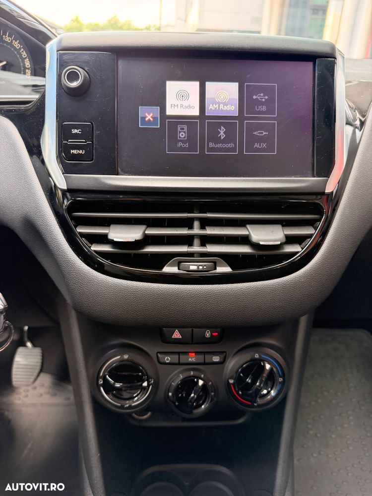 Peugeot 208 1.2 L PureTech Active - 10