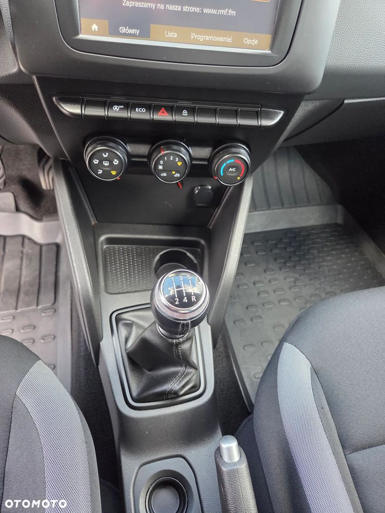 Dacia Duster 1.6 SCe Laureate S&S - 33