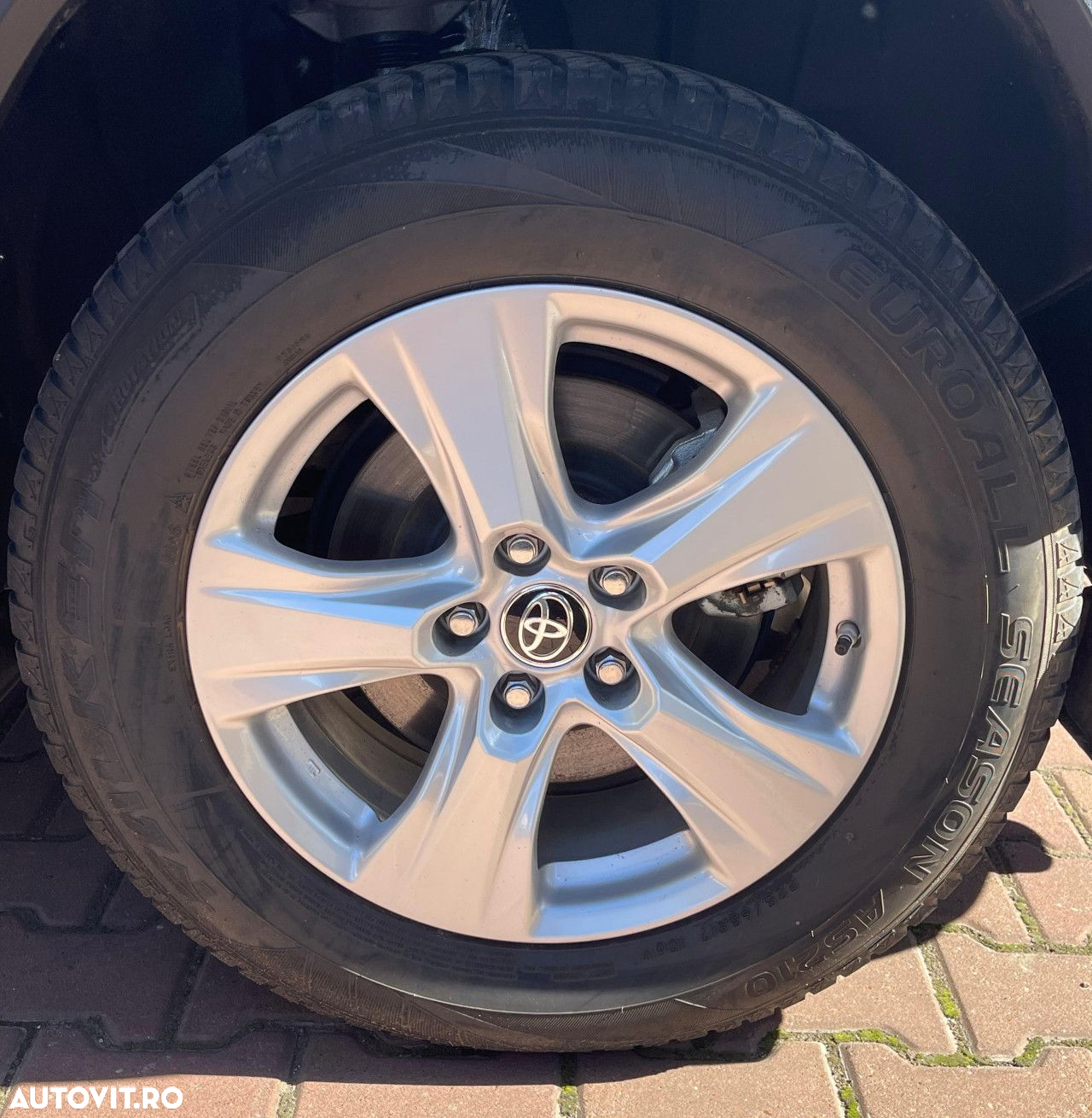 Toyota RAV4 - 11