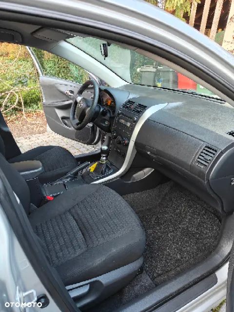 Toyota Corolla - 10