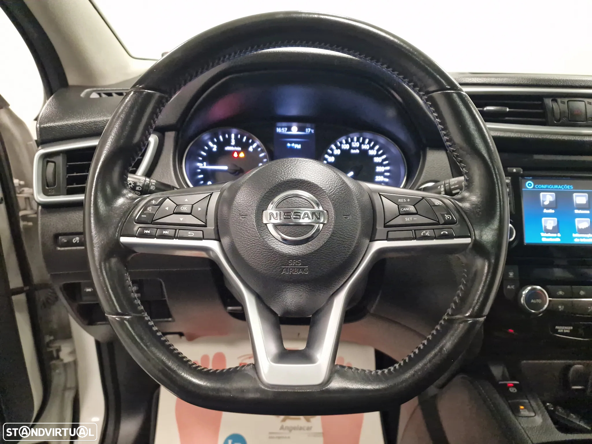 Nissan Qashqai 1.5 dCi N-Connecta 18 - 34
