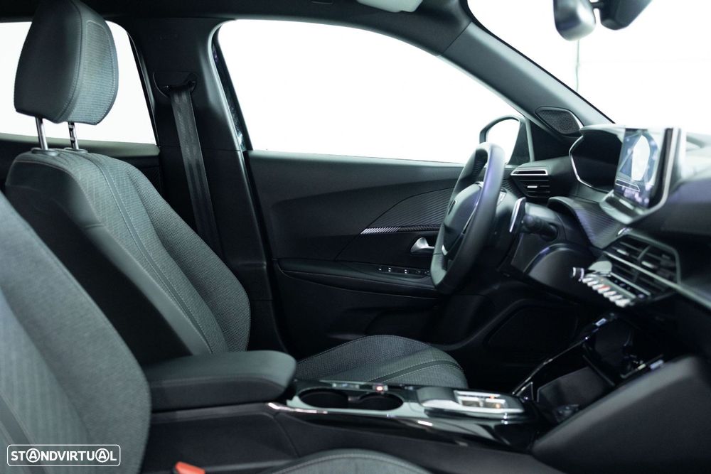 Peugeot 2008 1.2 Hybrid Allure e-DCS6 - 32