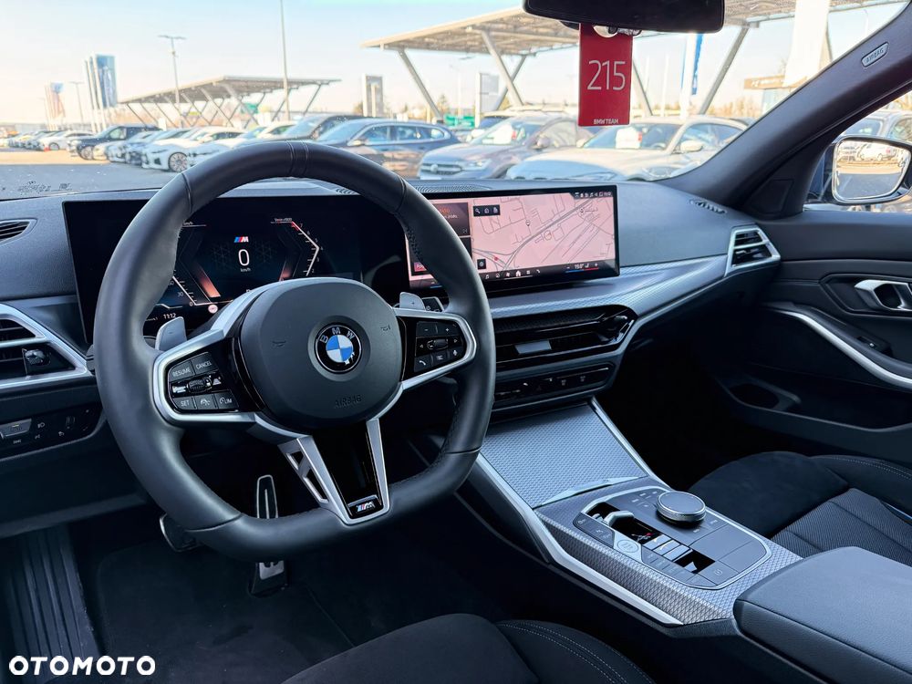 BMW Seria 3 330i xDrive M Sport - 26