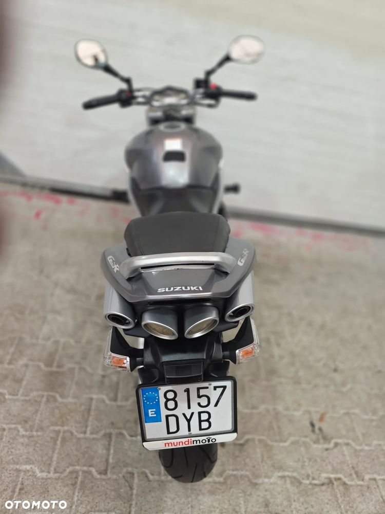 Suzuki GSR - 30