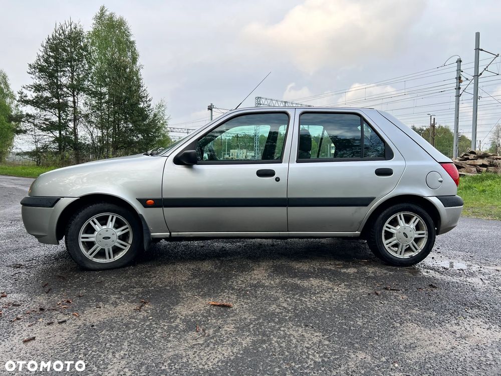 Ford Fiesta 1.3 Ghia - 4