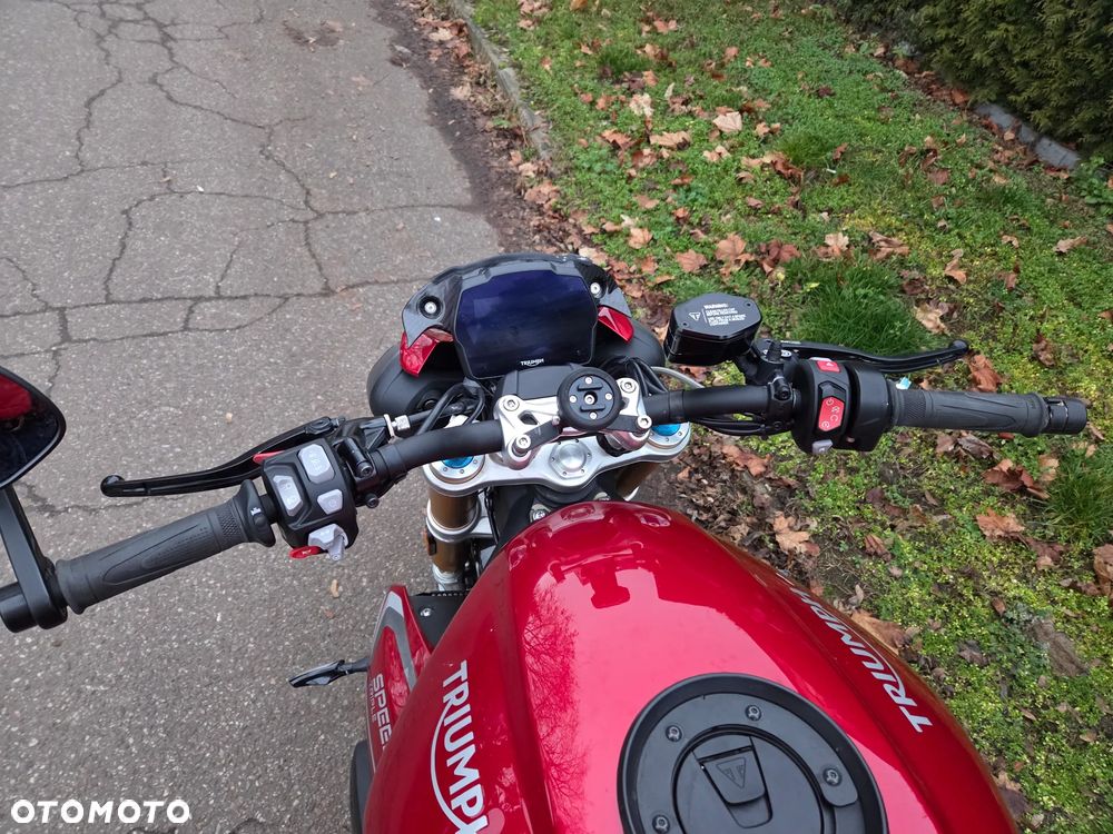 Triumph Street Triple - 11