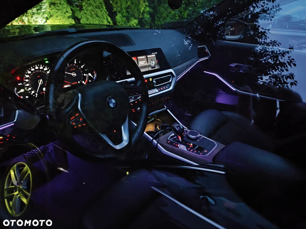 BMW Seria 3 318d Edition Luxury Line Purity - 23
