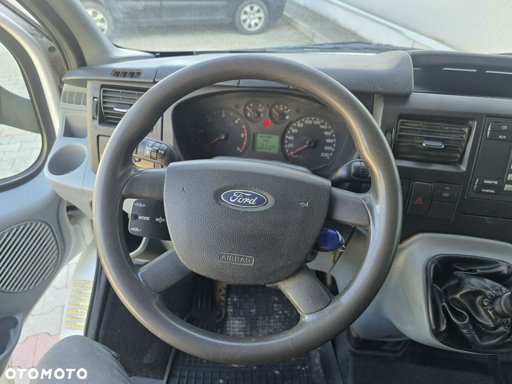 Ford Transit - 31