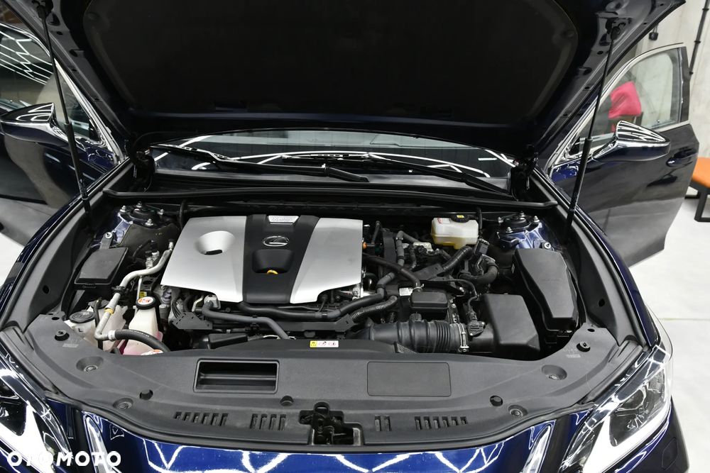 Lexus ES 300h Business Edition + - 28