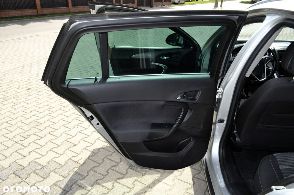 Opel Insignia 2.0 CDTI automatik Business Edition - 26