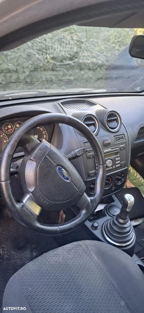 Ford Fiesta - 8