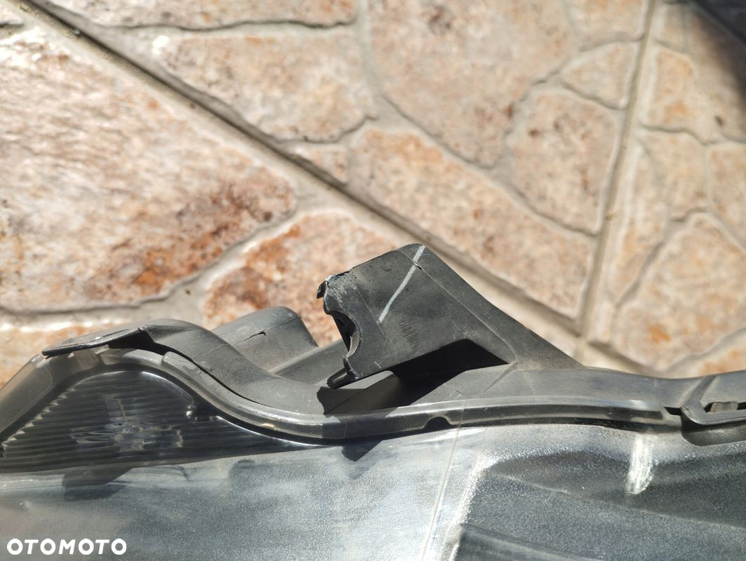 Lampa lewa Soczewka Toyota Yaris III 3 - 4