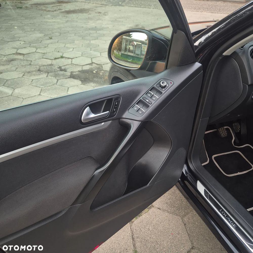 Volkswagen Tiguan 2.0 TDI DPF 4Motion BlueMotion Technology Lounge Sport & Style - 18